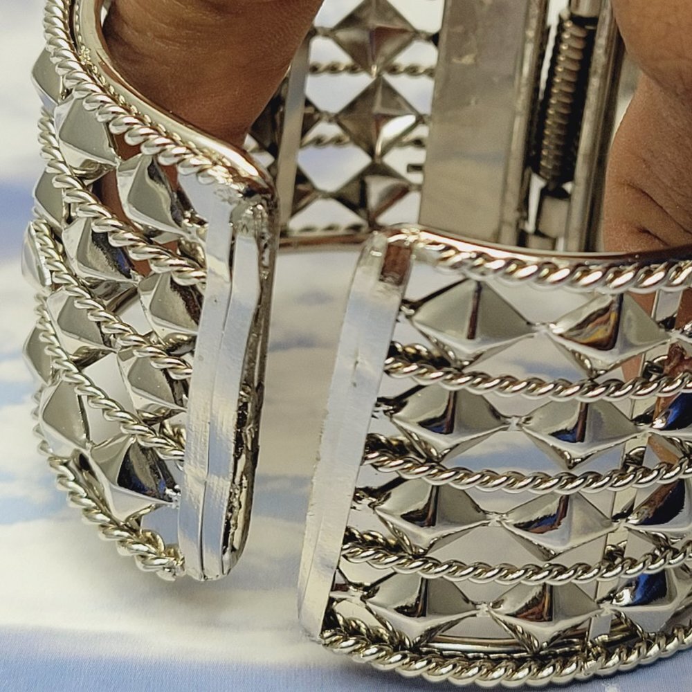 Large Round Silver Tone Hinged Bracelet - Picture 6 of 12